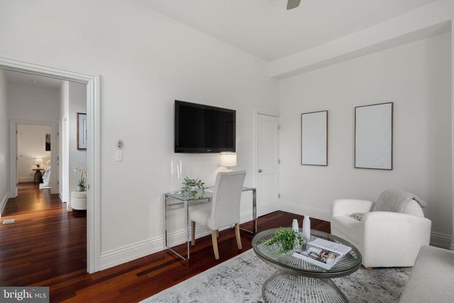 701 S 6TH ST, Philadelphia, PA 19147