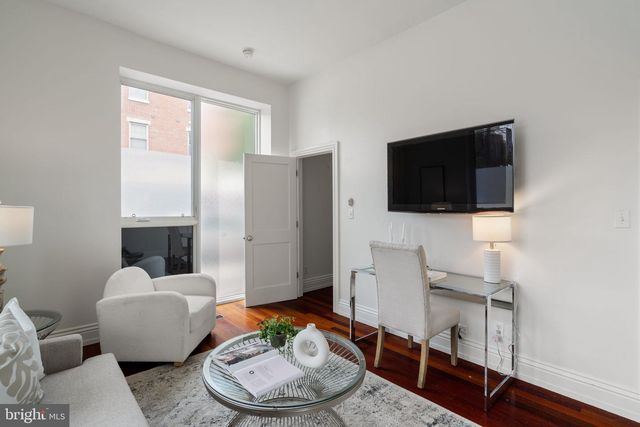 701 S 6TH ST, Philadelphia, PA 19147