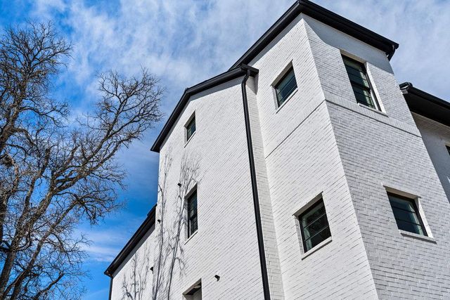 1719 Spyglass DR 16, Austin, TX 78746