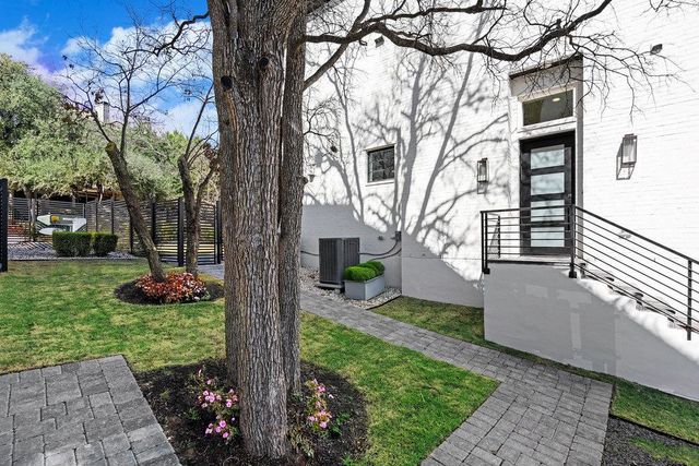 1719 Spyglass DR 16, Austin, TX 78746