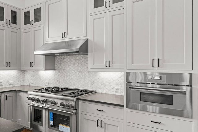 1719 Spyglass DR 16, Austin, TX 78746