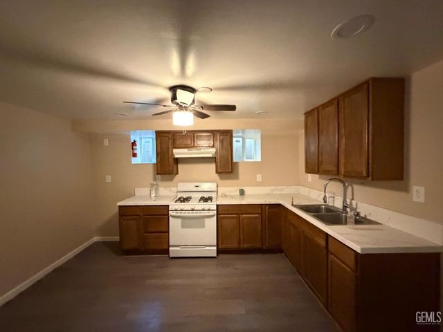 1835 Corrientes Street, Bakersfield, CA 93306