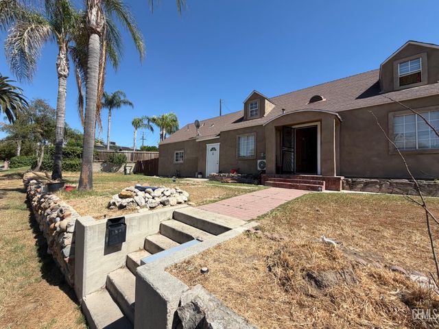 1835 Corrientes Street, Bakersfield, CA 93306