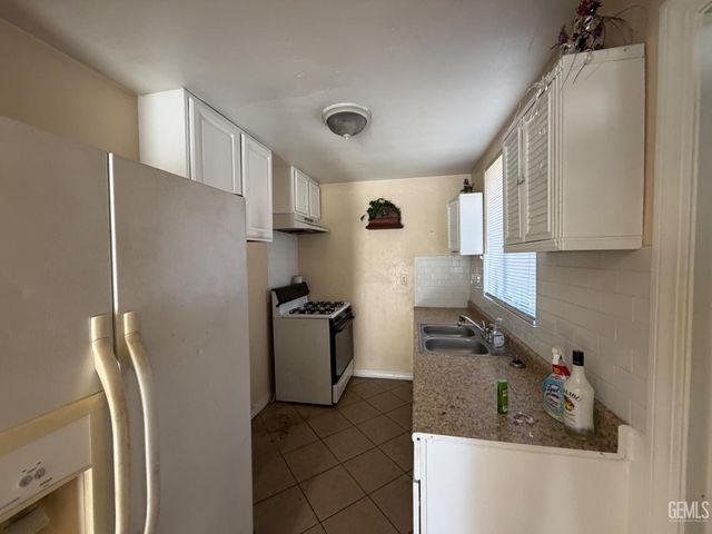 1835 Corrientes Street, Bakersfield, CA 93306