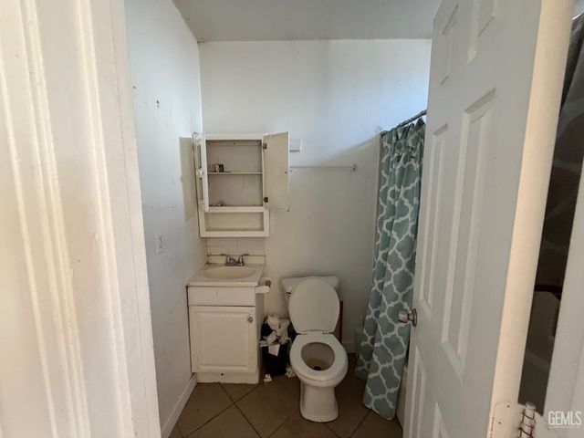 1835 Corrientes Street, Bakersfield, CA 93306