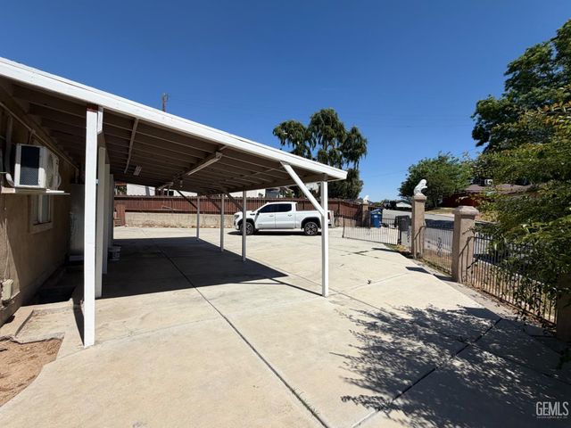 1835 Corrientes Street, Bakersfield, CA 93306