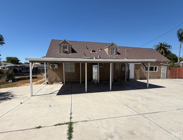 1835 Corrientes Street, Bakersfield, CA 93306
