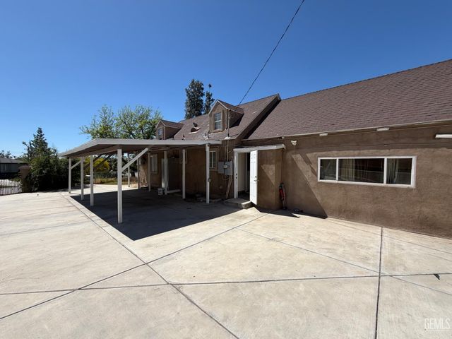 1835 Corrientes Street, Bakersfield, CA 93306