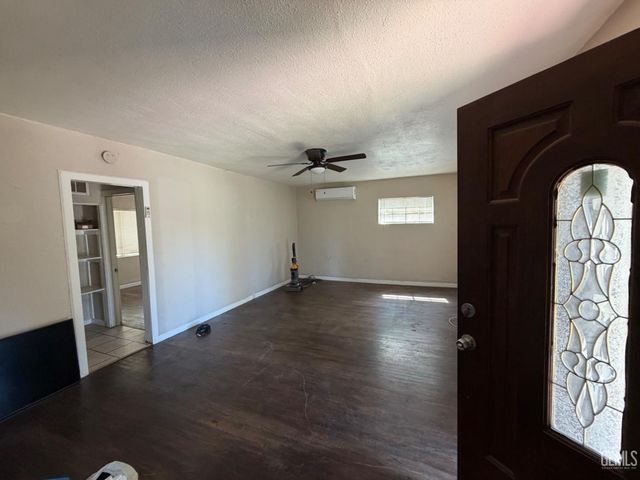 1835 Corrientes Street, Bakersfield, CA 93306