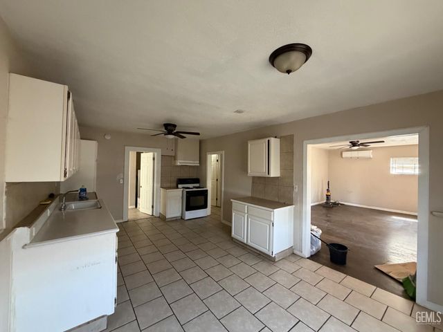 1835 Corrientes Street, Bakersfield, CA 93306