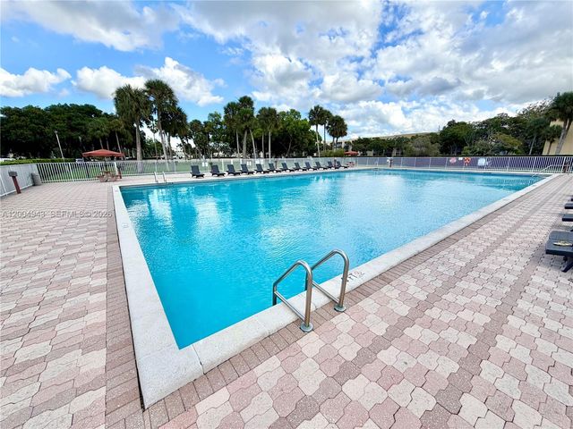 3361 NW 47th Ter 329, Lauderdale Lakes, FL 33319
