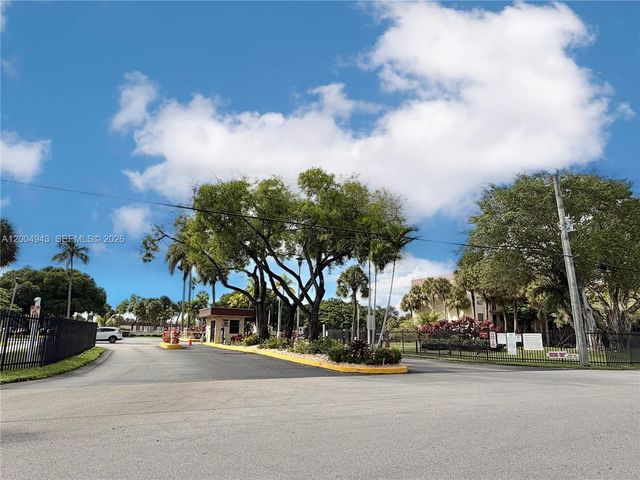 3361 NW 47th Ter 329, Lauderdale Lakes, FL 33319