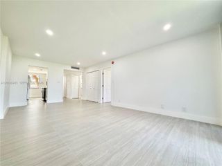 3361 NW 47th Ter 329, Lauderdale Lakes, FL 33319