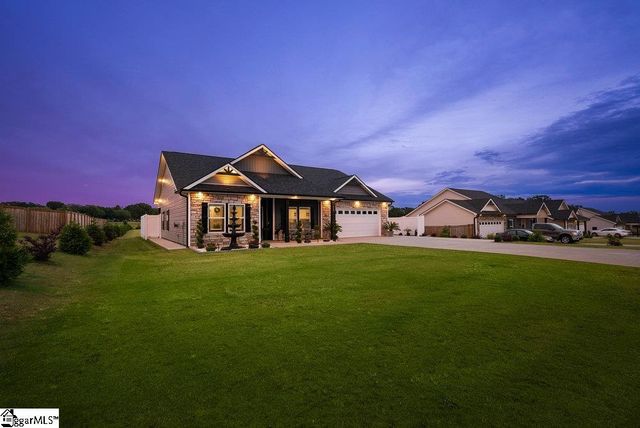 223 R C Thompson Road, Chesnee, SC 29323