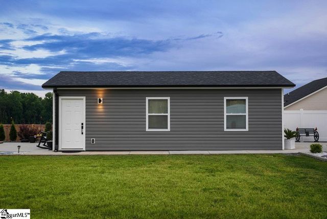 223 R C Thompson Road, Chesnee, SC 29323