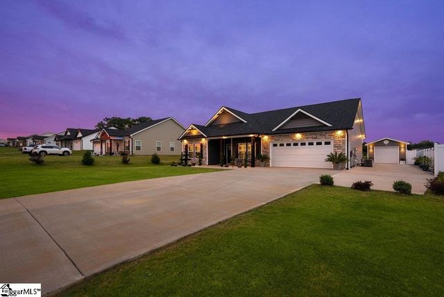 223 R C Thompson Road, Chesnee, SC 29323