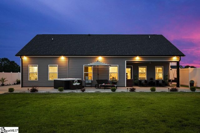 223 R C Thompson Road, Chesnee, SC 29323