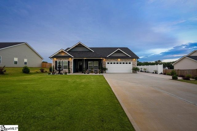 223 R C Thompson Road, Chesnee, SC 29323