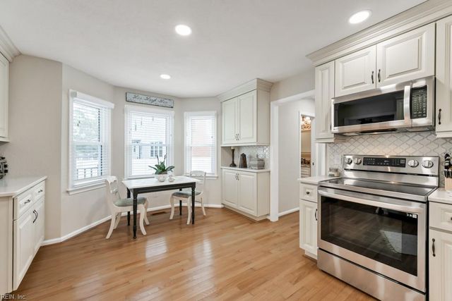109 Edgeware CT, Chesapeake, VA 23322