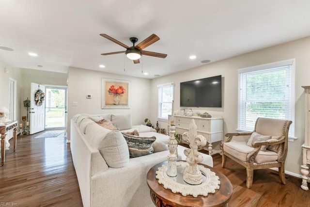 109 Edgeware CT, Chesapeake, VA 23322