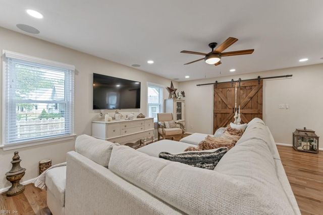 109 Edgeware CT, Chesapeake, VA 23322
