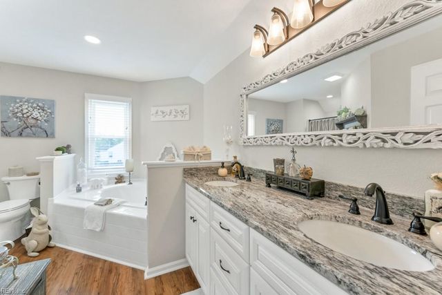 109 Edgeware CT, Chesapeake, VA 23322