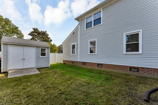 109 Edgeware CT, Chesapeake, VA 23322