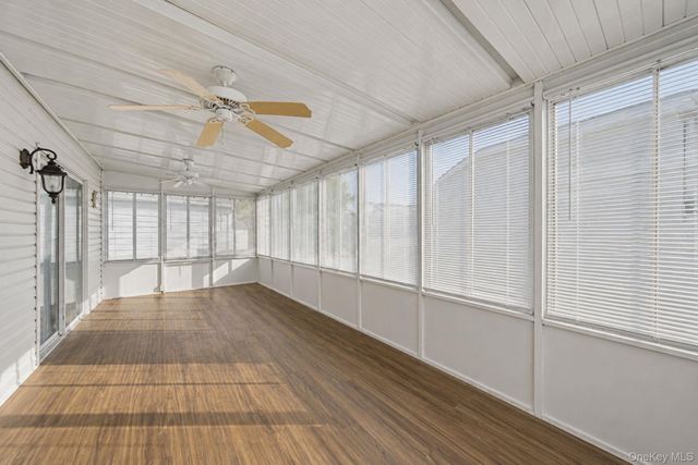 40 Willow Court, Manorville, NY 11949