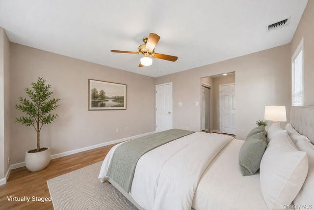40 Willow Court, Manorville, NY 11949