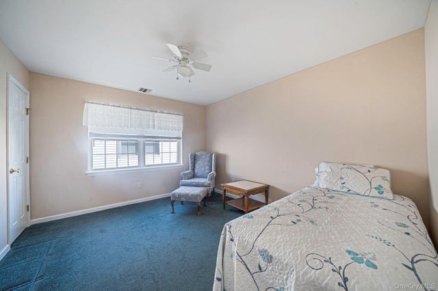 40 Willow Court, Manorville, NY 11949