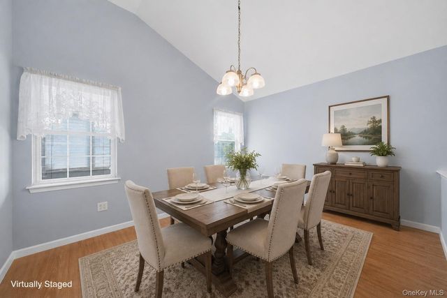 40 Willow Court, Manorville, NY 11949