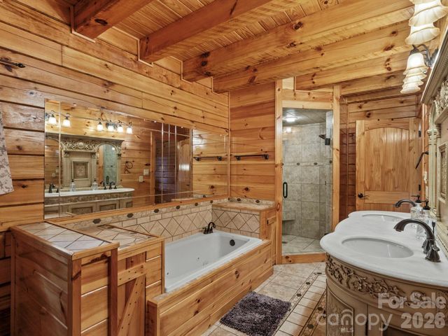 475 S Toe River Road, Burnsville, NC 28714