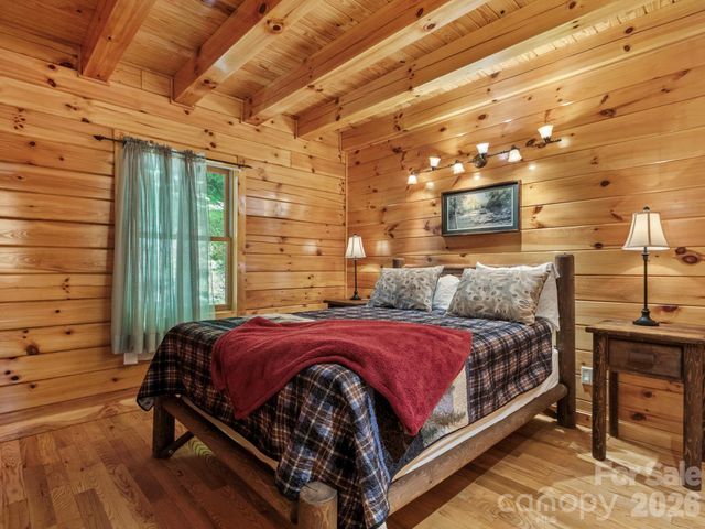 475 S Toe River Road, Burnsville, NC 28714