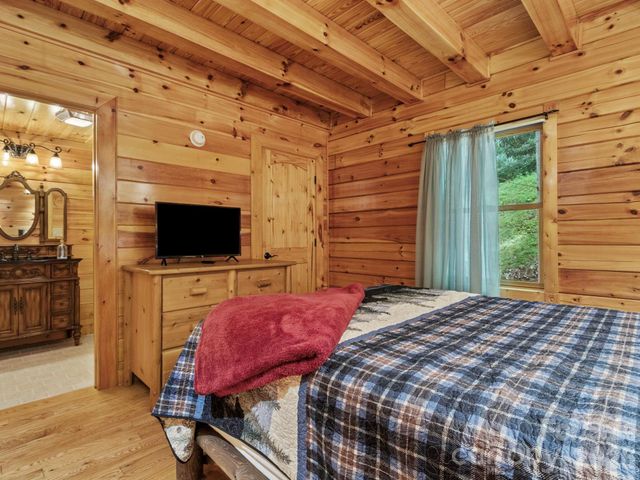 475 S Toe River Road, Burnsville, NC 28714