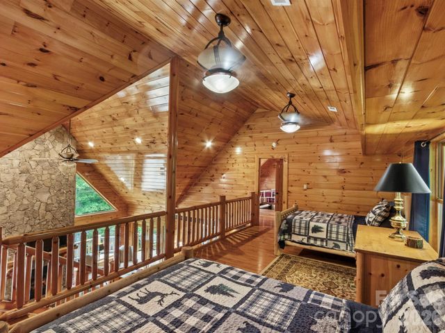 475 S Toe River Road, Burnsville, NC 28714