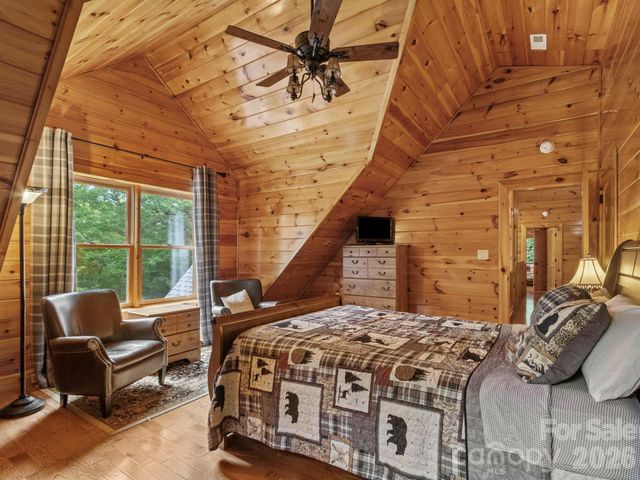 475 S Toe River Road, Burnsville, NC 28714