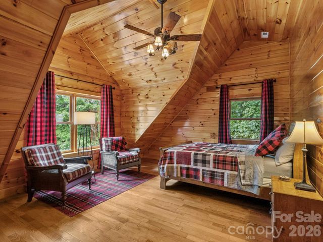 475 S Toe River Road, Burnsville, NC 28714