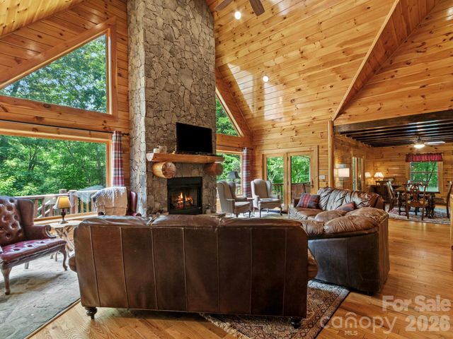 475 S Toe River Road, Burnsville, NC 28714