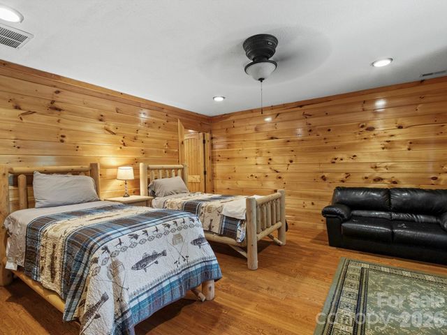 475 S Toe River Road, Burnsville, NC 28714