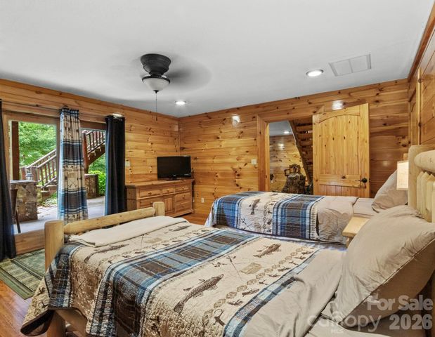 475 S Toe River Road, Burnsville, NC 28714