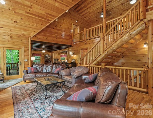 475 S Toe River Road, Burnsville, NC 28714