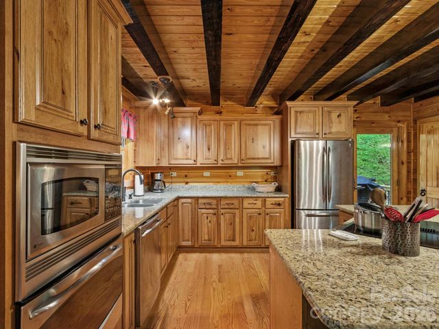 475 S Toe River Road, Burnsville, NC 28714