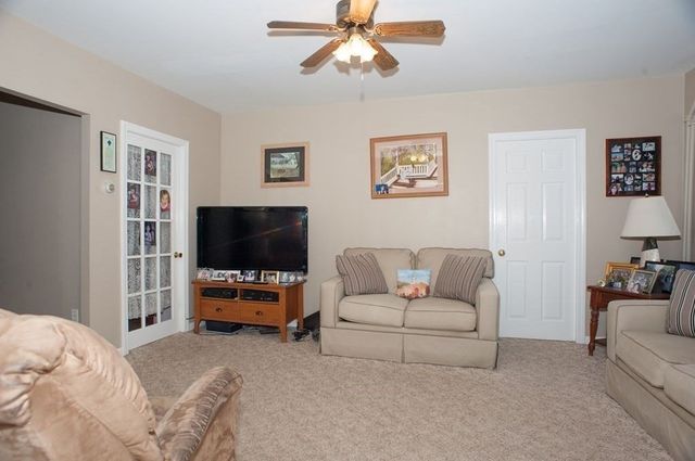 208-210 Church St, Northbridge, MA 01588