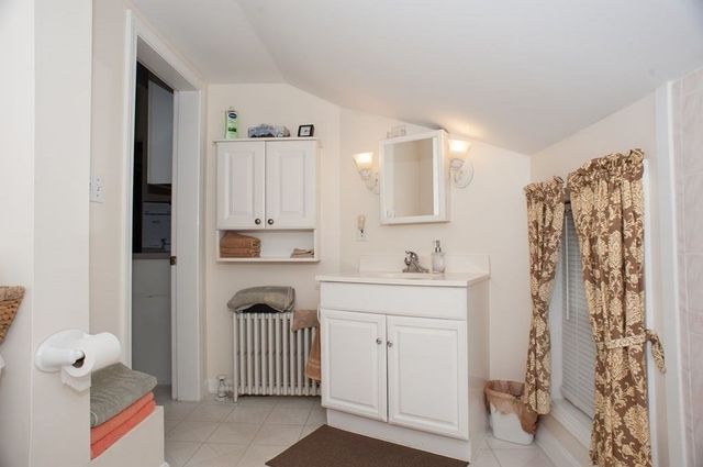 208-210 Church St, Northbridge, MA 01588