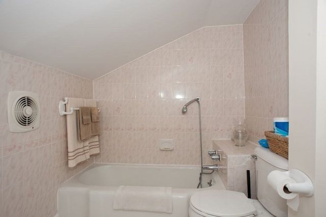 208-210 Church St, Northbridge, MA 01588