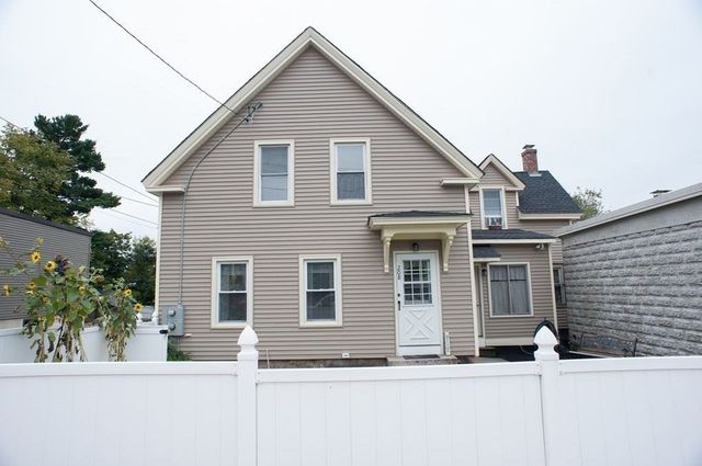 208-210 Church St, Northbridge, MA 01588