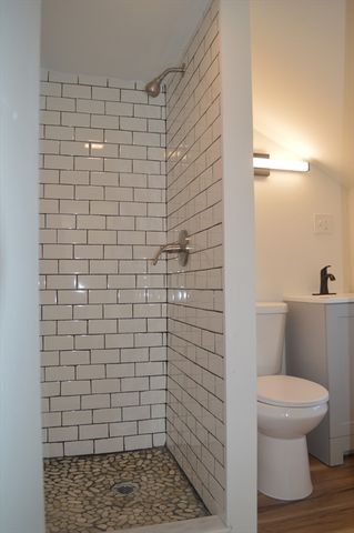 208-210 Church St, Northbridge, MA 01588