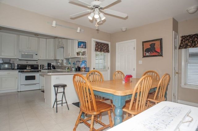 208-210 Church St, Northbridge, MA 01588