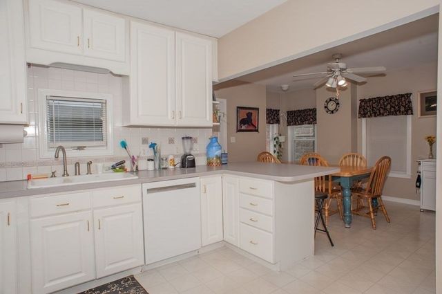 208-210 Church St, Northbridge, MA 01588