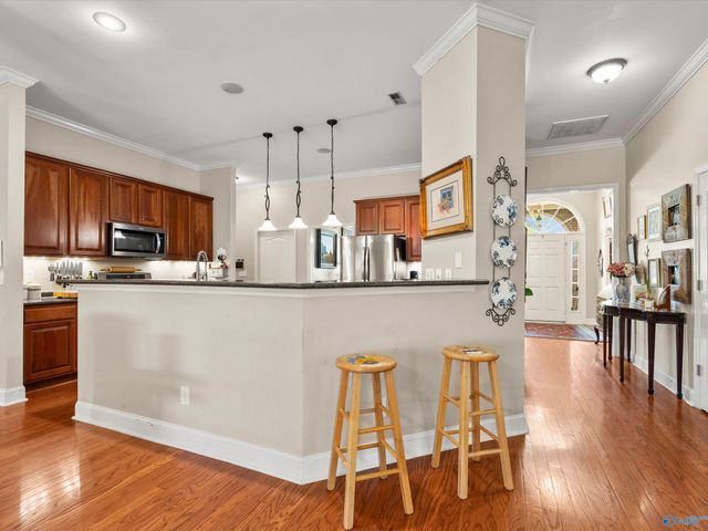 7201 Oldstone Drive SE, Owens Cross Roads, AL 35763